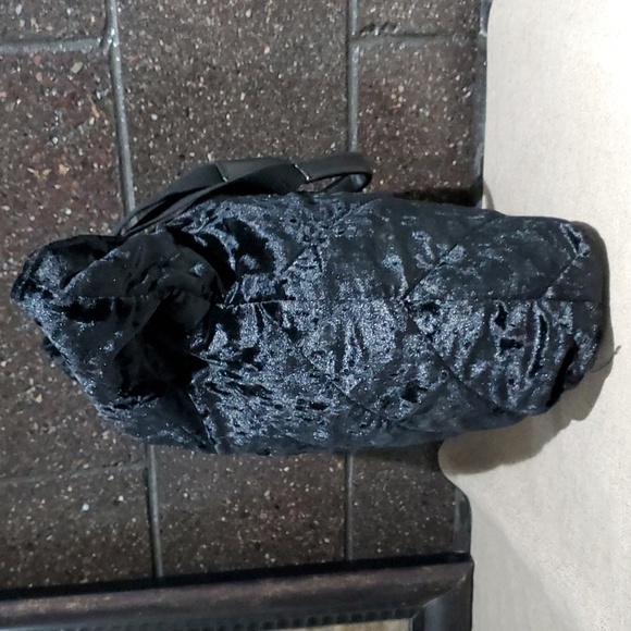 VICTORIAS SECRET BLACK LARGE VEGAN FAUX FUR TOTE BAG - Picture 8 of 10